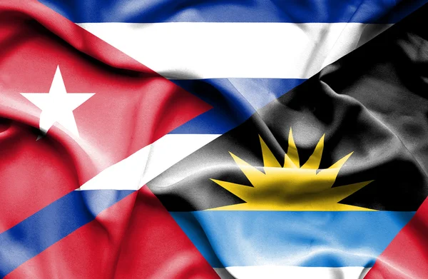 Drapeau agitant d'Antigua-et-Barbuda et Cuba — Photo