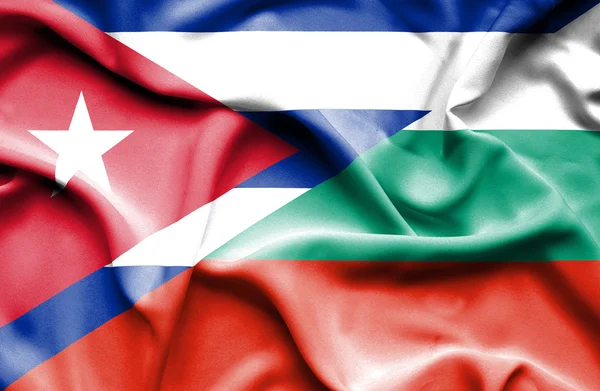 Vlající vlajka Bulharska a Kuba — Stock fotografie