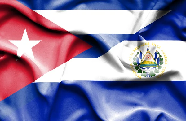Wapperende vlag van El Salvador en Cuba — Stockfoto