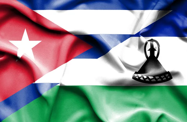Wapperende vlag van Lesotho en Cuba — Stockfoto