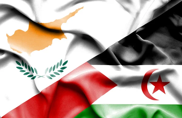 Macha flagą Sahary Zachodniej i Cypr — Zdjęcie stockowe