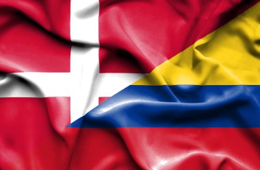 Columbia ve Danimarka bayrağı sallayarak