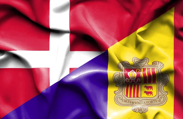 Andorra ve Danimarka bayrağı sallayarak — Stok fotoğraf