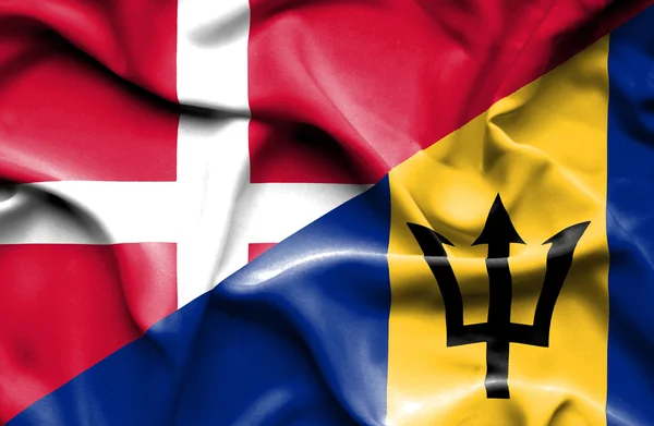 Mávání vlajkou Barbadosu a Dánsko — Stock fotografie