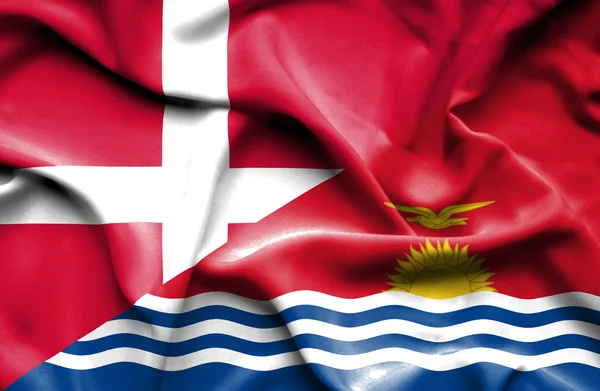 キリバス共和国とデンマークの旗を振っています。 — ストック写真