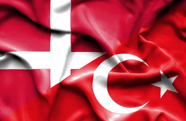 Viftande flagga Danmark och Turkiet — Stockfoto