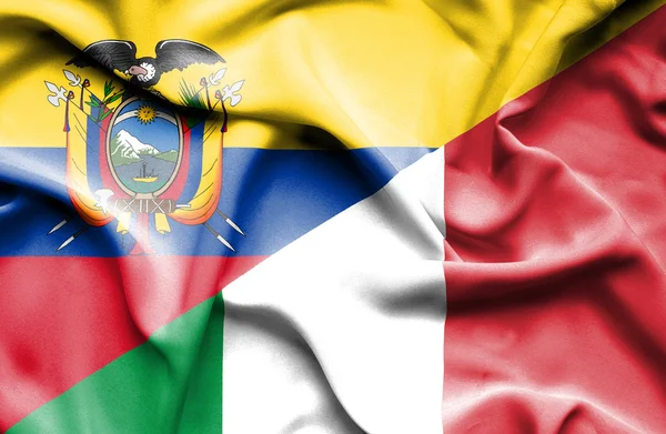 Ondeando la bandera de Italia y Ecuador — Foto de Stock