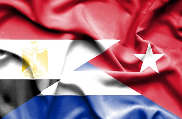 Küba ve Mısır bayrağı sallayarak — Stok fotoğraf