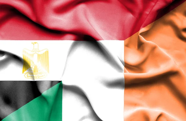 アイルランド、エジプトの旗を振っています。 — ストック写真