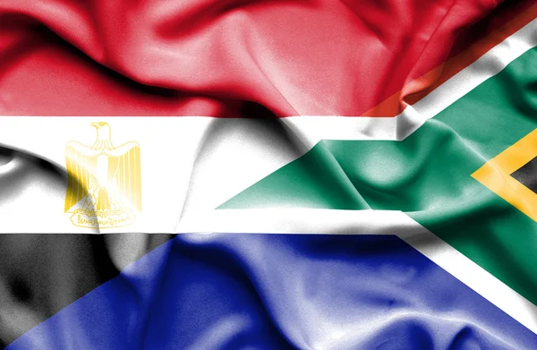 Flagge von Südafrika und Ägypten schwenken — Stockfoto