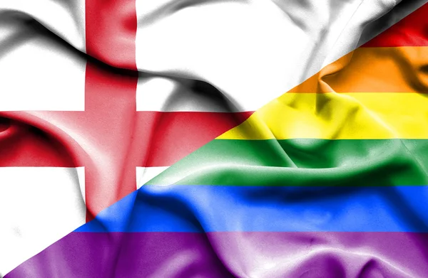 Ondeando la bandera de LGBT e Inglaterra — Foto de Stock