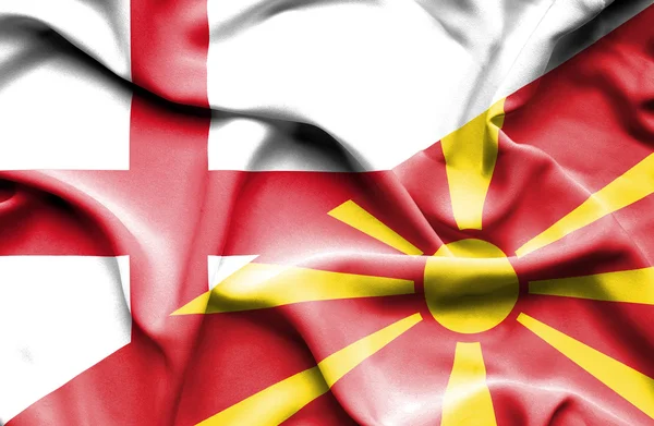Ondeando la bandera de Macedonia e Inglaterra — Foto de Stock