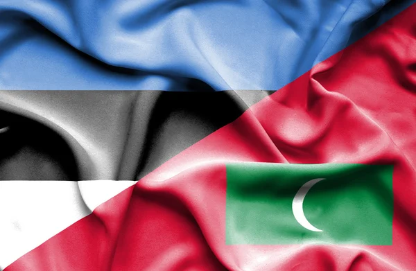 Bandera ondeante de Maldivas y Estonia — Foto de Stock