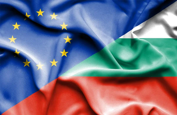 Vlající vlajka Bulharska a eu — Stock fotografie