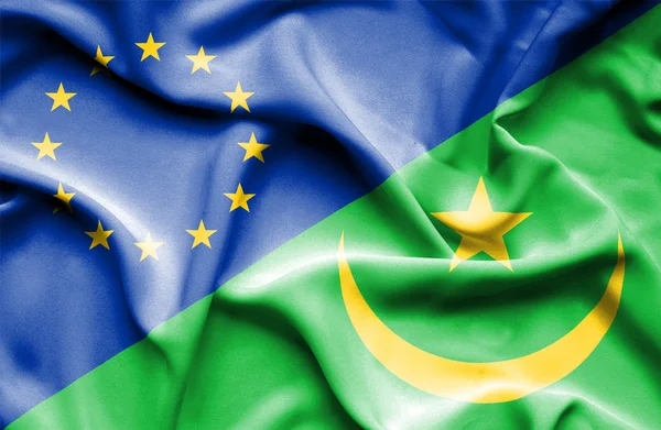 Sventolando bandiera della Mauritania e dell'UE — Foto Stock