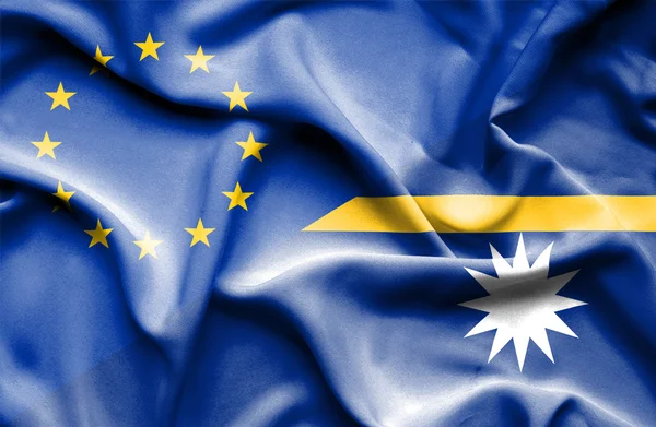 瑙鲁和欧盟那飘扬的旗帜 — 图库照片