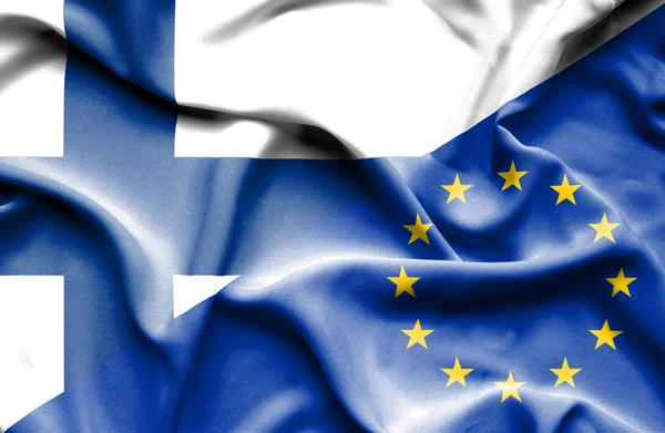 Bandera ondeante de la Unión Europea y Finlandia — Foto de Stock