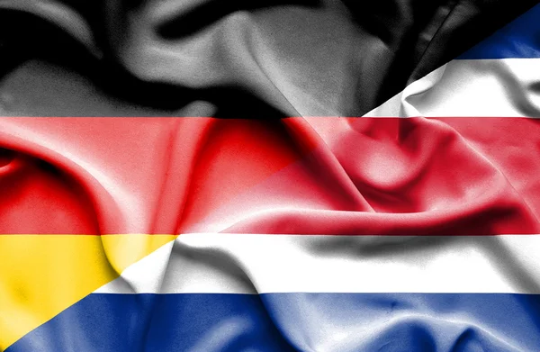 Drapeau agitant du Costa Rica et de l'Allemagne — Photo