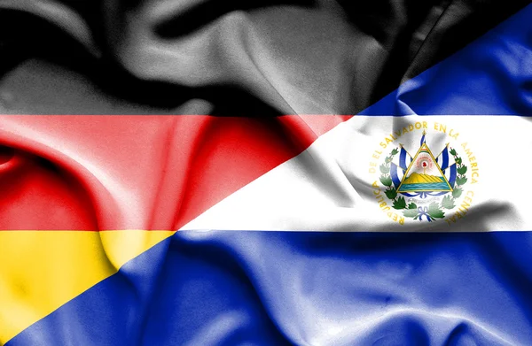 Wapperende vlag van El Salvador en Duitsland — Stockfoto