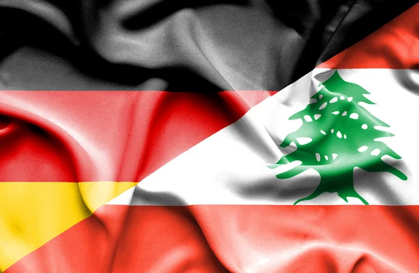 Розмахував прапором Ліван та Німеччини — стокове фото