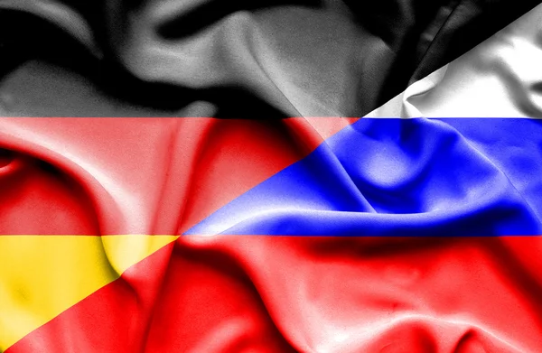 俄罗斯和德国的那飘扬的旗帜 — 图库照片
