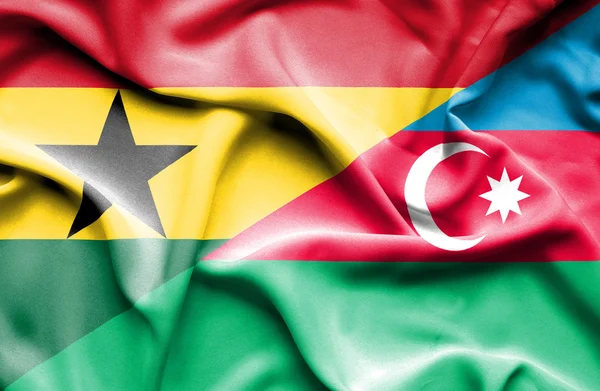 Fahne von Azerbajan und Ghana schwenkend — Stockfoto