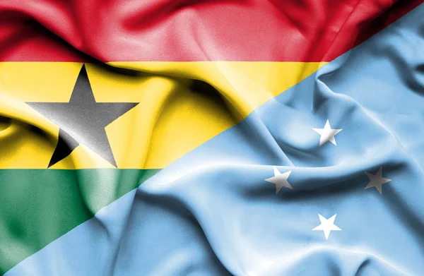 那飘扬的旗帜，密克罗尼西亚和加纳 — 图库照片