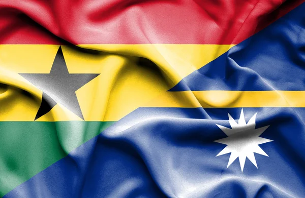 Flagge von nauru und ghana schwenken — Stockfoto