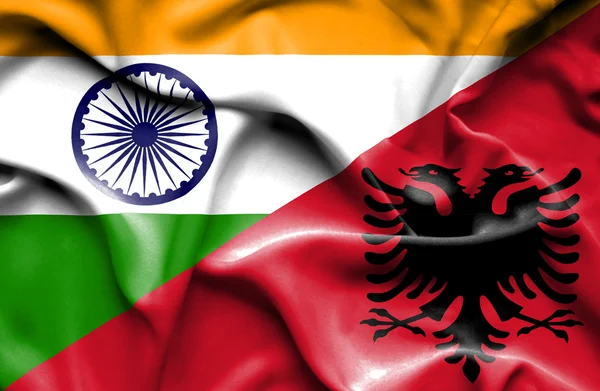 Bandera ondeante de Albania e India — Foto de Stock