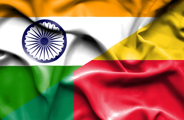 Benin och Indien vajande flagga — Stockfoto