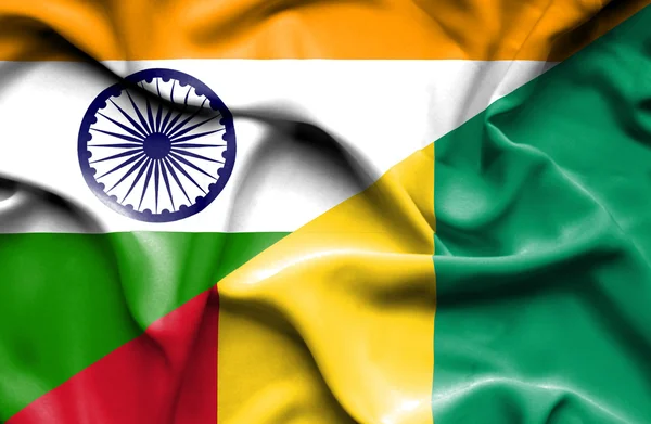 Bandera ondeante de Guinea e India — Foto de Stock