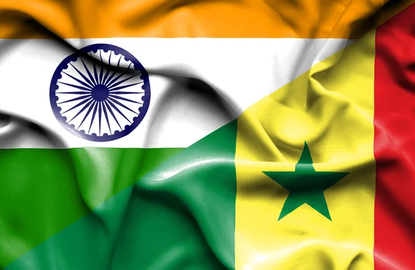 Machać flaga Senegalu i Indie — Zdjęcie stockowe