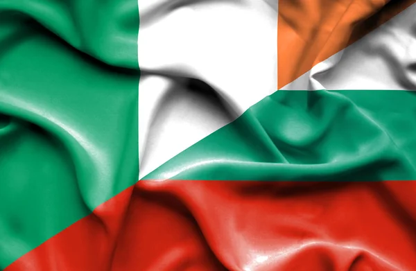 Bandera ondeante de Bulgaria e Irlanda —  Fotos de Stock