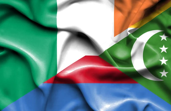 Розмахуючи прапором Коморські острови та Ірландії — стокове фото