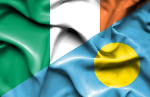 Viftande flagga Palau och Irland — Stockfoto