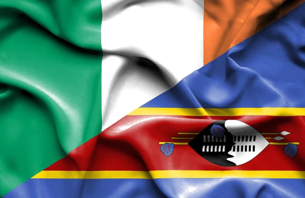 Swazliand 和爱尔兰那飘扬的旗帜 — 图库照片