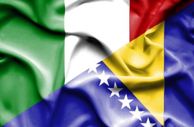 Bosna ve Hersek ve İtalya bayrağı sallayarak