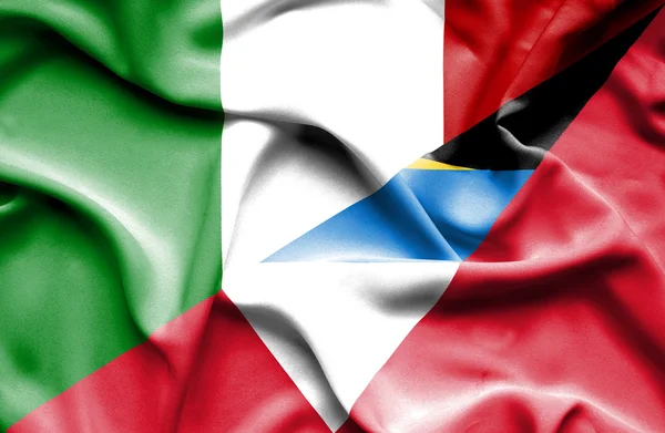 Drapeau flottant d'Antigua-et-Barbuda et d'Italie — Photo