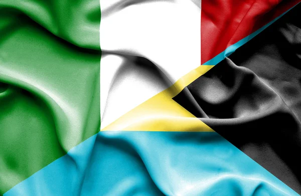 Bandera ondeante de Bahamas e Italia — Foto de Stock