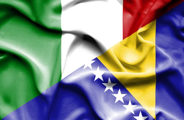 波斯尼亚和黑塞哥维那和意大利那飘扬的旗帜 — 图库照片