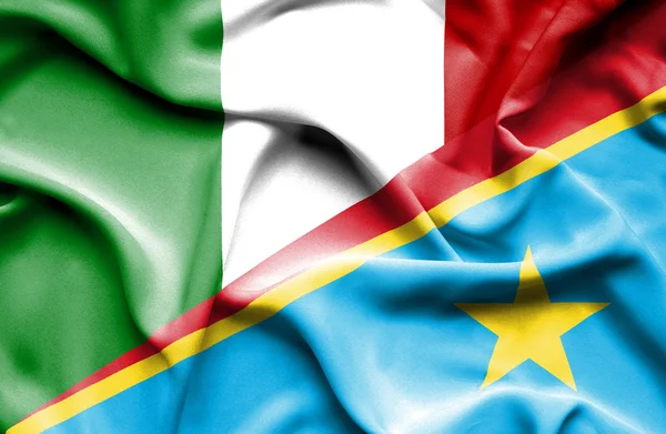 Flagge der Demokratischen Republik Kongo und Italiens schwenken — Stockfoto
