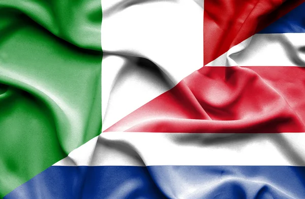Drapeau agitant du Costa Rica et de l'Italie — Photo