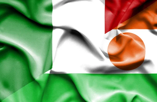 Machać flaga Nigru i Włochy — Zdjęcie stockowe