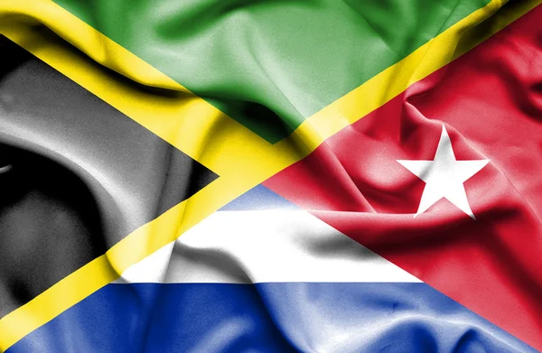 古巴和牙买加那飘扬的旗帜 — 图库照片