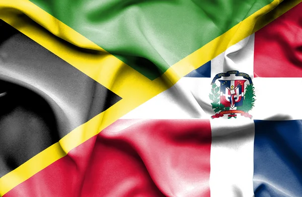 多米尼加共和国和牙买加那飘扬的旗帜 — 图库照片
