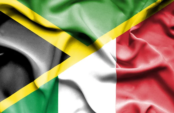 Ondeando la bandera de Italia y Jamaica —  Fotos de Stock