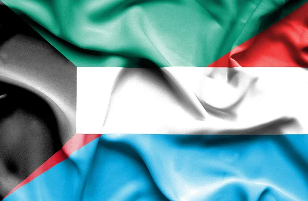 Bandera ondeante de Luxemburgo y Kuwait — Foto de Stock