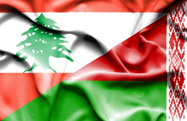 ベラルーシ、レバノンの旗を振っています。 — ストック写真