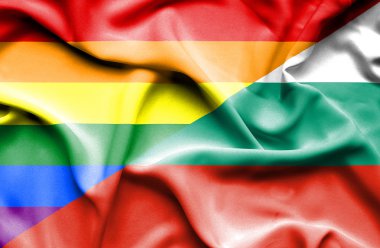 Bulgaristan ve Lgbt bayrağı sallayarak