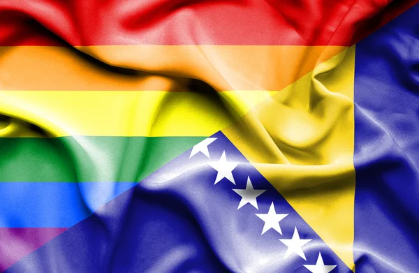 Ondeando la bandera de Bosnia y Herzegovina y LGBT — Foto de Stock